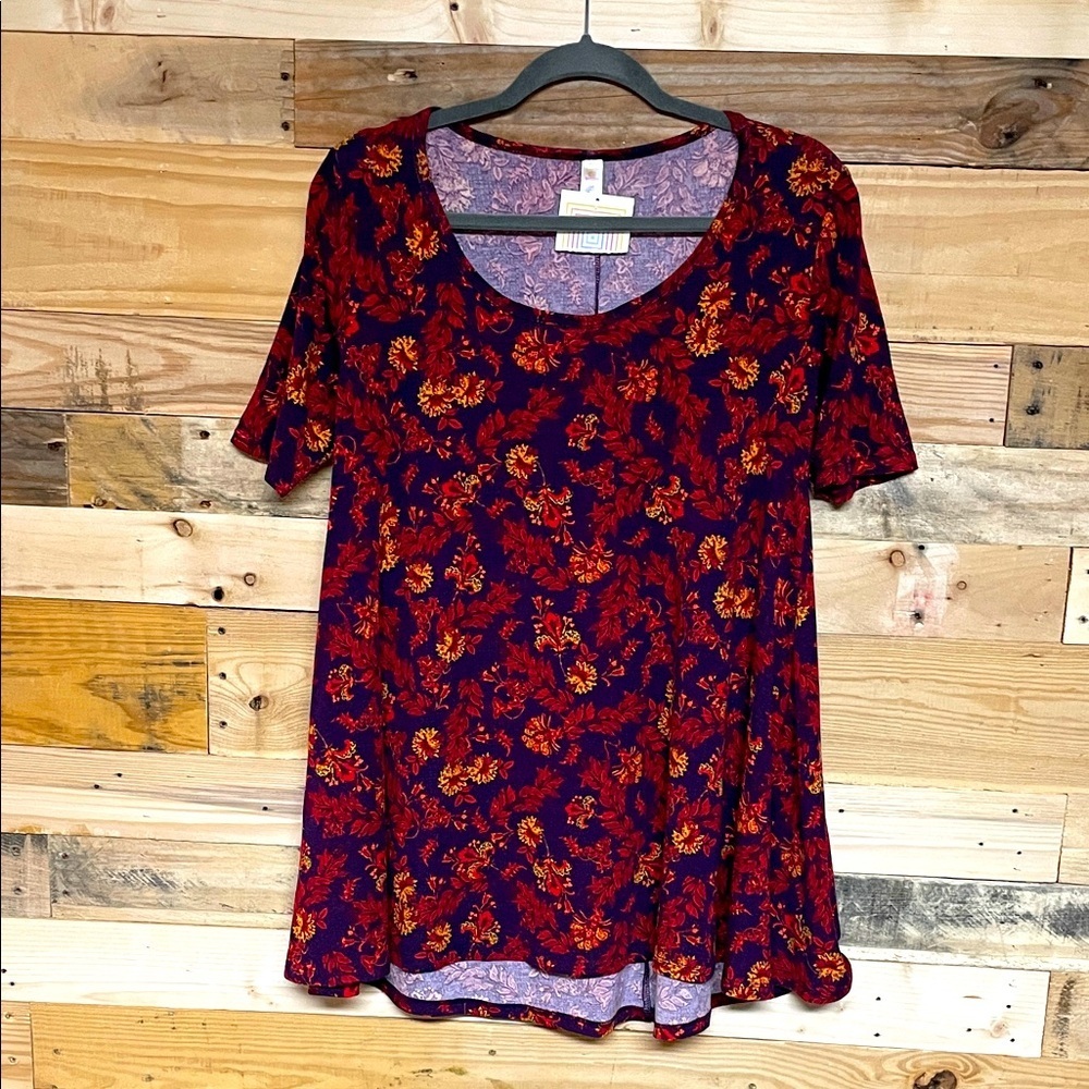 LuLaRoe size XS Red and Orange Floral Short Sleeves Soft & Strechy Perfect Tee